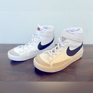 Kids Nike Blazer Sneakers size 2.5Y